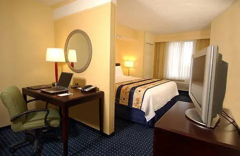 Springhill Suites Orlando Airport 3*,