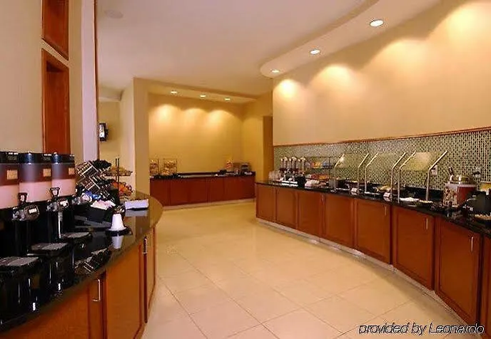 SpringHill Suites Orlando Airport 3*,